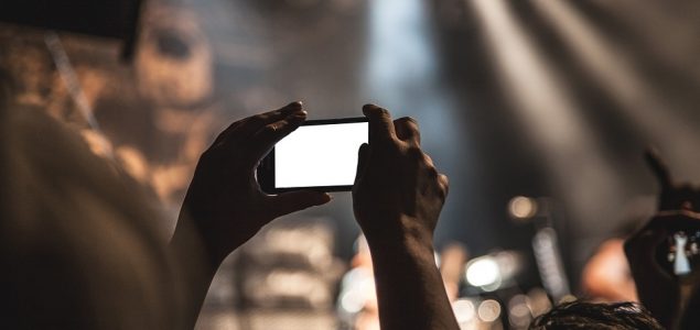 Cara Membedakan Smartphone Asli dan Palsu